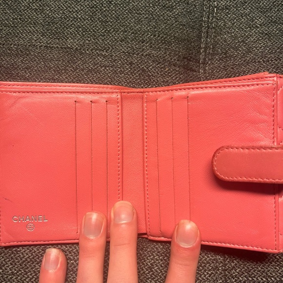 Gorgeous Pink Chanel Lambskin Wallet - Picture 5 of 9